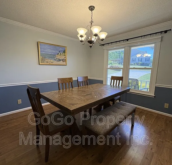 321 N Valley View Dr — Photo 10