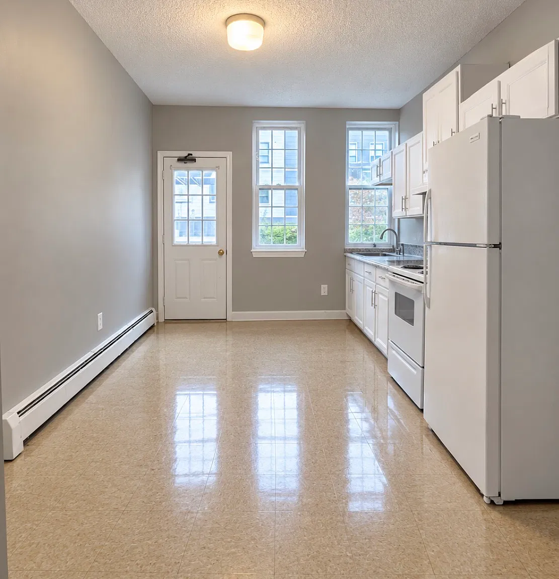10 Maple St — Photo 2