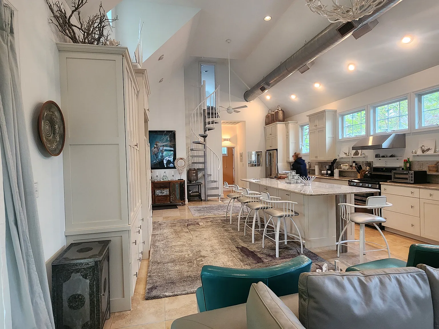 2 bed, 1500 sqft, $2,700 — Photo 4