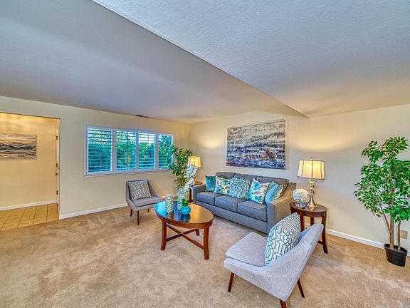 2nd image of 6088 Calle De Amor
