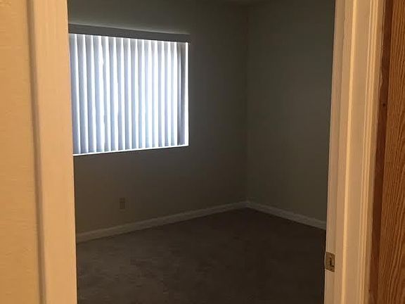 4th image of 18462 Montezuma St APT 06