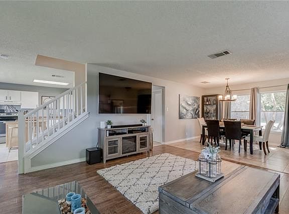 4th image of 3612 Meadow Park Dr