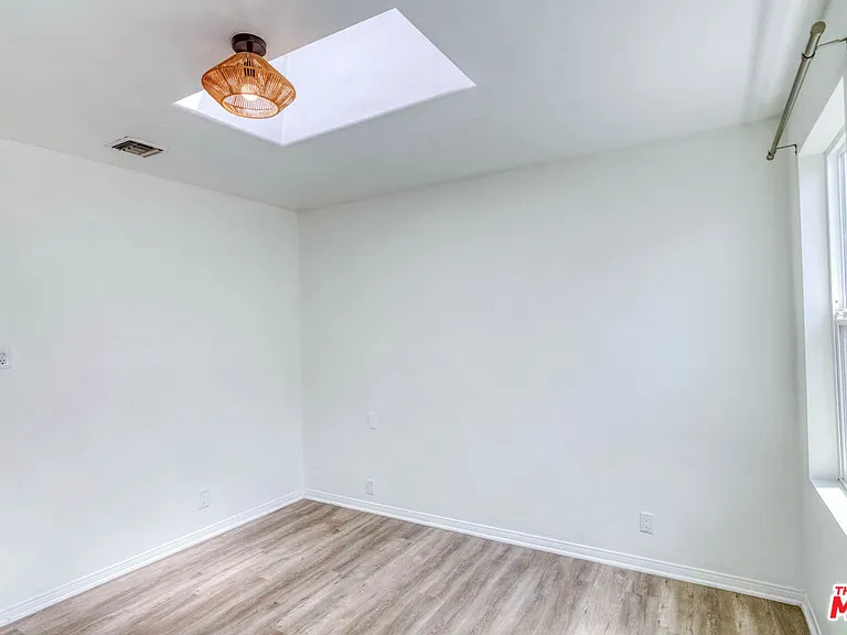 2127 Malcolm Ave — Photo 26
