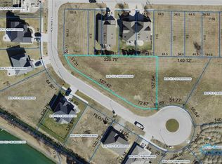 956 Heather Ct, Bowling Green, OH 43402