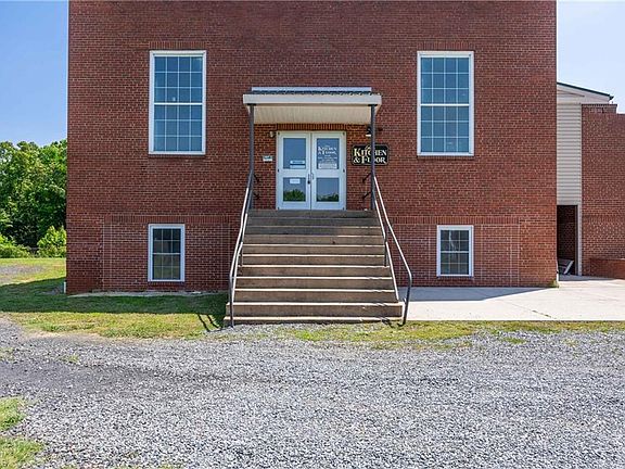 2nd image of 217 E Aiken Rd