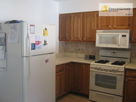 Yes, even the refrigerator stays.