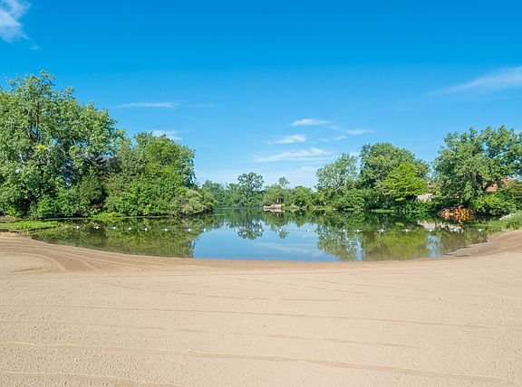 3rd image of 35 Dinosaur Rd