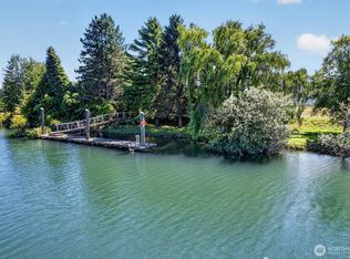 111 E Birnie Slough Rd, Cathlamet, WA 98612