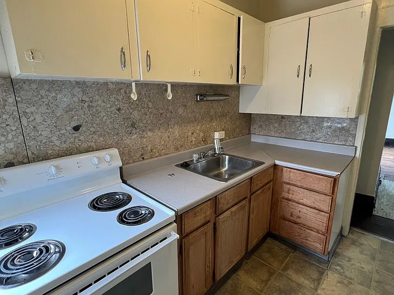 358 E 15th Ave — Photo 12