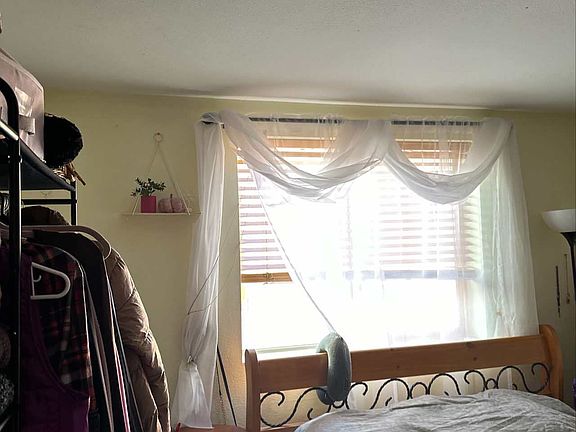 4th image of 955 Smith Ln APT D