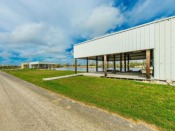 3rd image of 3365 Bayou Dularge Rd