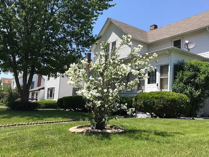 108 W Mill St photo 1