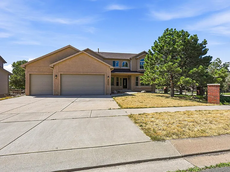 2425 Vanreen Dr — Photo 59