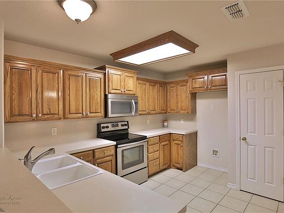 3rd image of 4109 Georgetown Dr