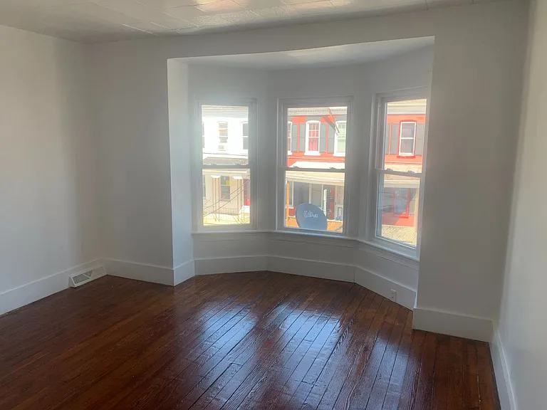218 S West St — Photo 8