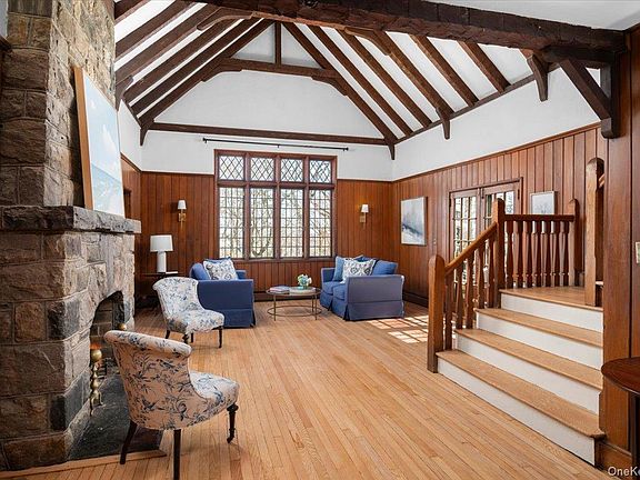 3rd image of 7 Acorn Lane