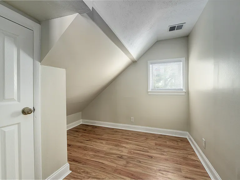 1603 Newman Ave #UP — Photo 15