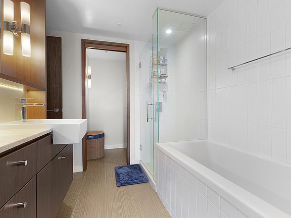 5th image of 13495 Central Ave #4304