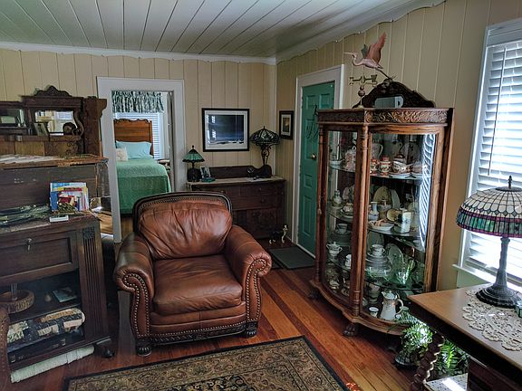 Part of front room & entry
