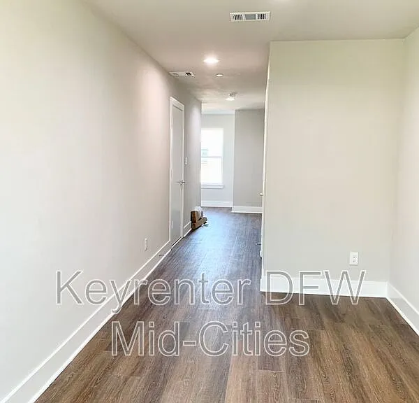 1431 Pearson St — Photo 17