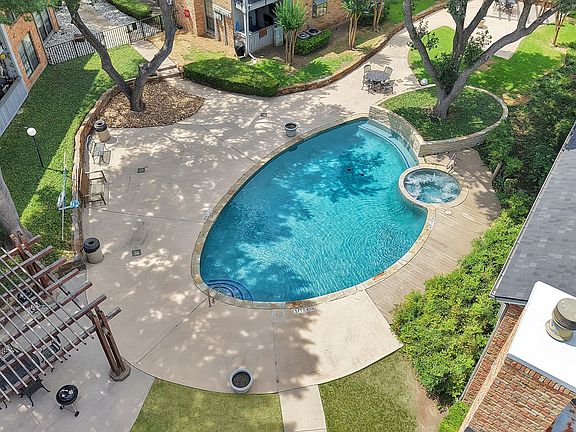 2nd image of 15151 Berry Trl APT 1108