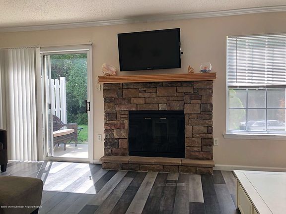 3rd image of 1203 Gardenia Dr