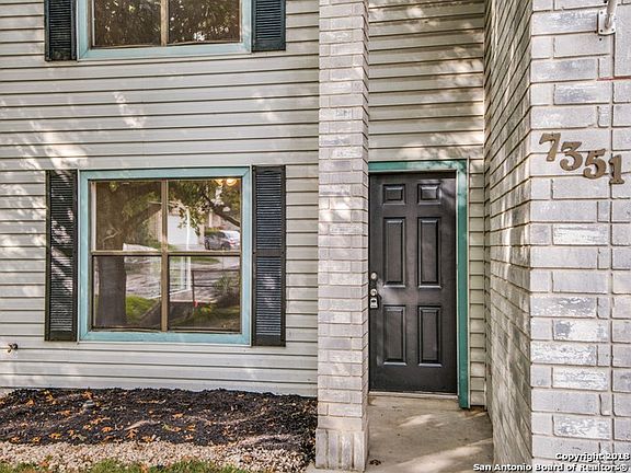3rd image of 7351 Clipper Oak Dr