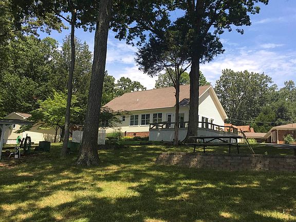 2nd image of 140 Shore Ln
