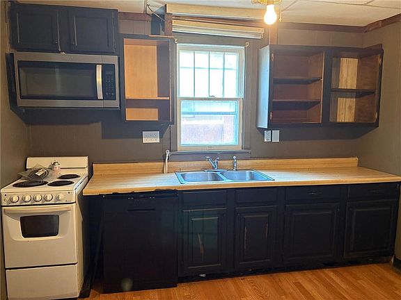 5th image of 205 E Sycamore St