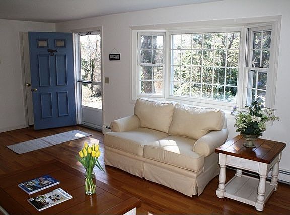 Bright entry way