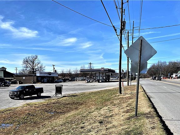 2nd image of 1632 S School Ave
