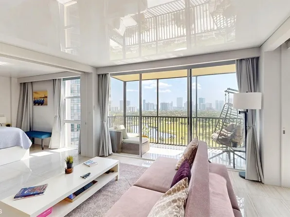 20301 W Country Club Drive #1524, Aventura, FL 33180