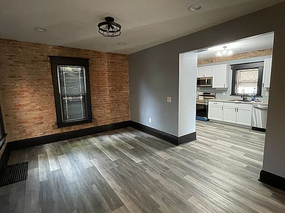 2nd image of 272 S Green St