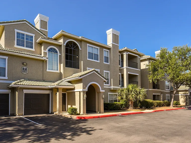 Indian Hollow Apartment Homes