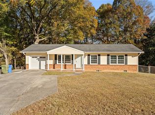 1165 Crescent Ct, Winston Salem, NC 27127