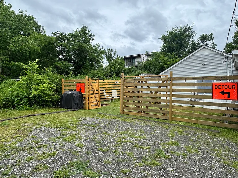 113 Lucile St — Photo 17