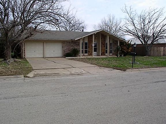 4th image of 502 NE 39th Ave