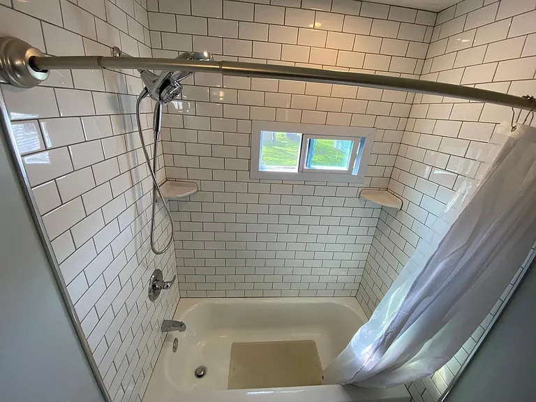 3 Genesee Ave — Photo 18