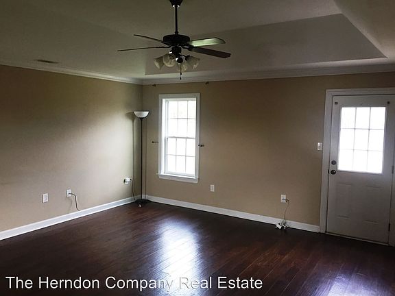 3rd image of 82 N Moody Dr