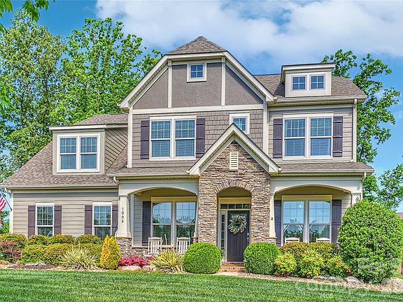 3rd image of 1009 Marlebone Ct