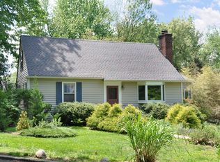 4 Circle Dr, Irvington, NY 10533