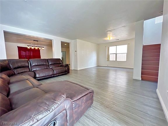 3rd image of 5386 Walcott Dr