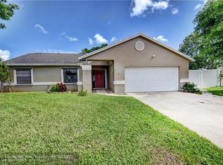 3 Cedar Cir, Boynton Beach, FL 33436