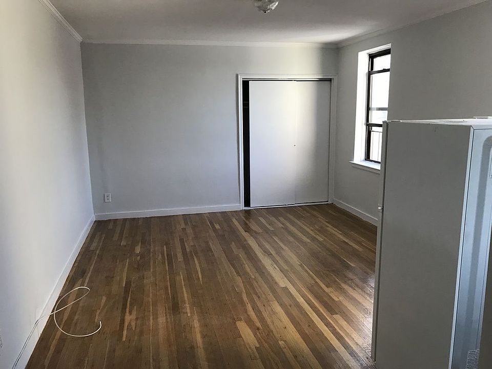 2nd image of 1622 Ocean Pkwy APT 6E