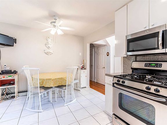 5th image of 2639 Hewlett Ave