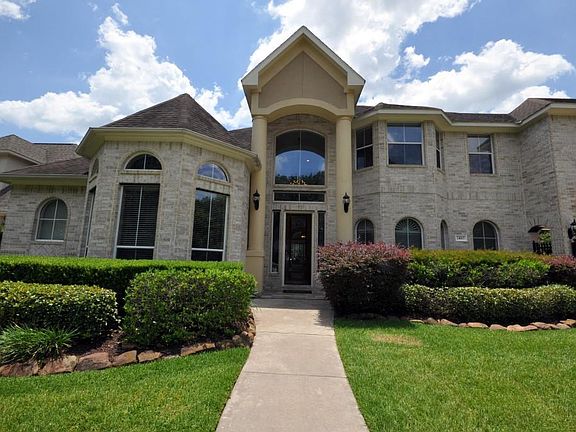 3rd image of 24015 Earthstone Dr