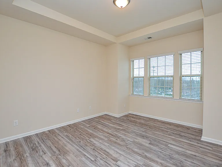 313 Annandale Dr — Photo 20
