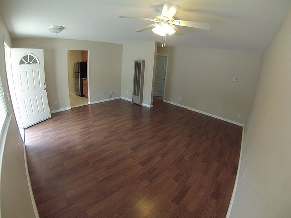 3rd image of 1223 Bonanza Ave APT 16