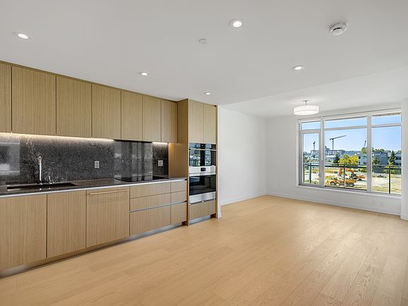 4th image of 785 Harbour Ave #402