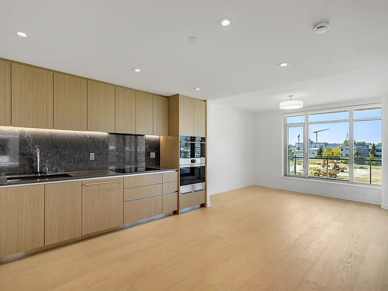 785 Harbour Ave #402 — Photo 4